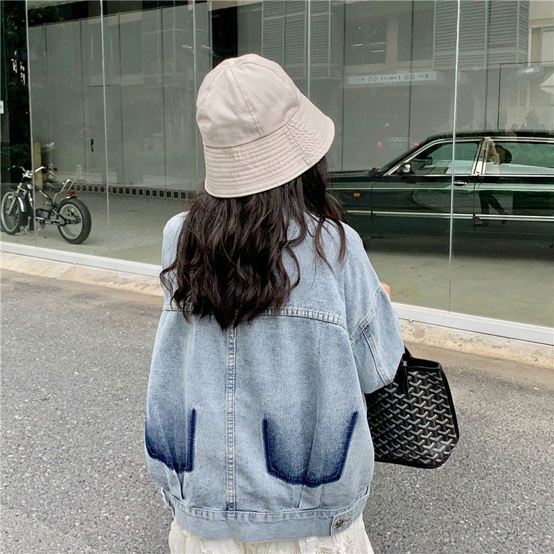 Áo khoác jeans nữ tay dài có 2 vệt đậm sau áo ulzzang