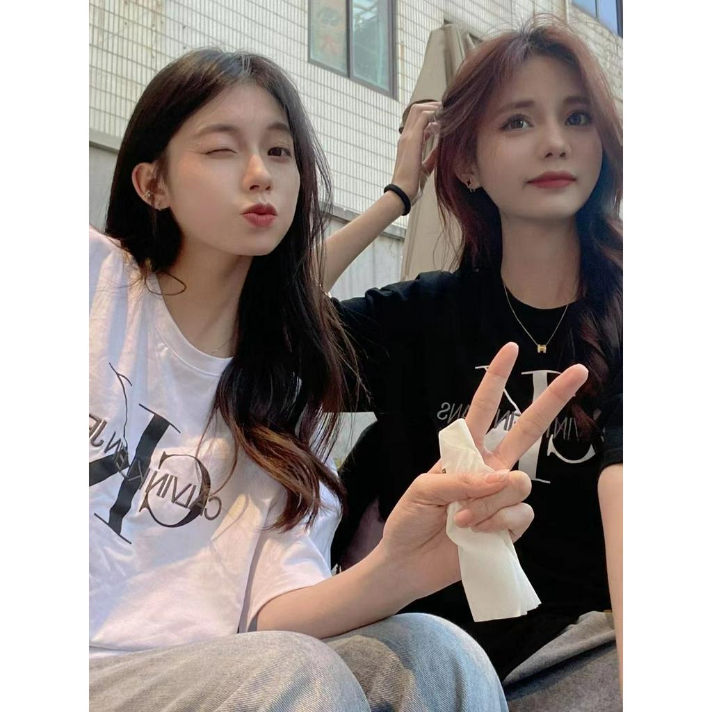 CK blackpink jennie BTS Jung kook IVE Jang Won Young Áo Thun Tay Ngắn Dáng Rộng Hoạ Tiết Thêu Cho Cặp Đôi