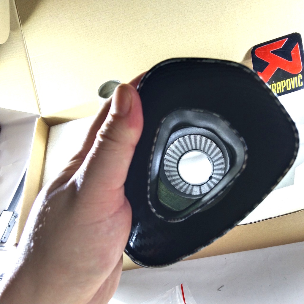 Pô AK R1 - Pô akrapovic Full Carbon nhập khẩu hàng Xịn Tem Khắc Laser