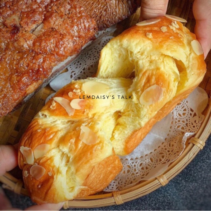 Bánh mì hoa cúc giao nóng mỗi ngày