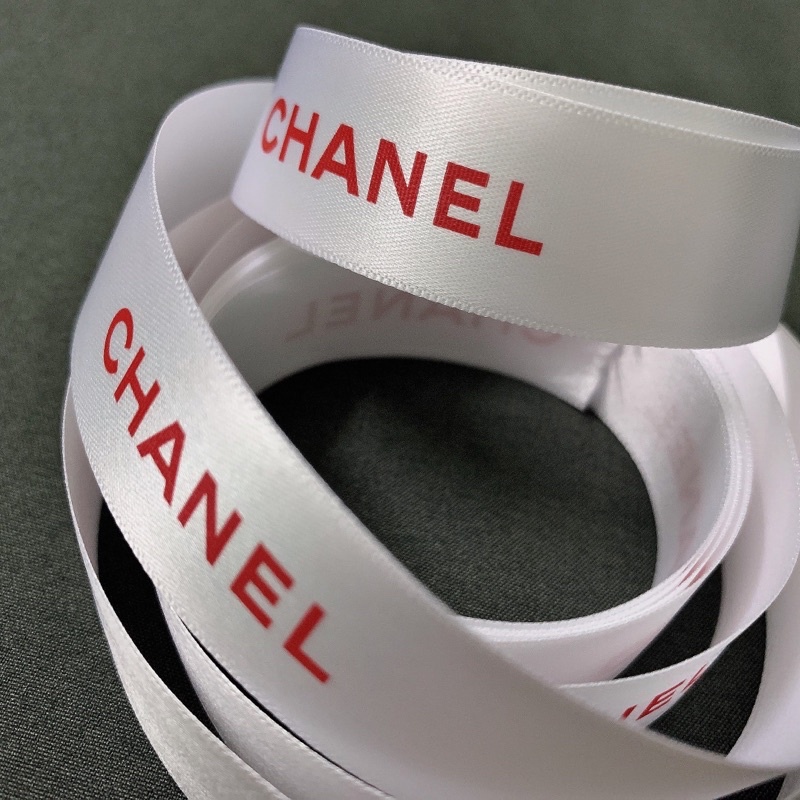Ruy Băng Dây Trắng Chữ Đỏ CHANEL Ribbon