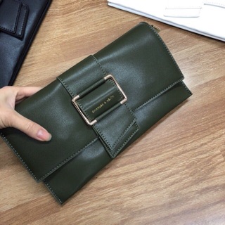Clutch cầm tay CK dáng đẹp !