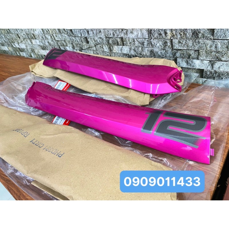 Ốp sàn xe Scoopy bản Club12 2019 màu hồng