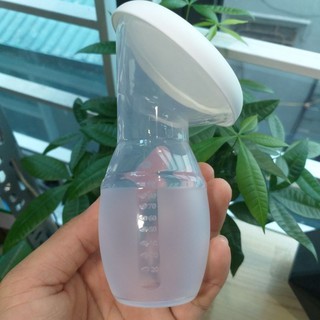 Cốc hứng sữa Cmbear