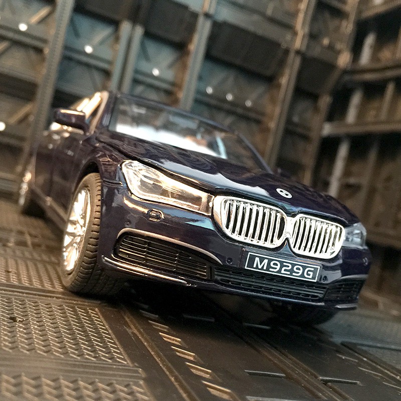 Mô Hình Xe Hơi Bmw 760li Bằng Hợp Kim Tỉ Lệ 1: 24