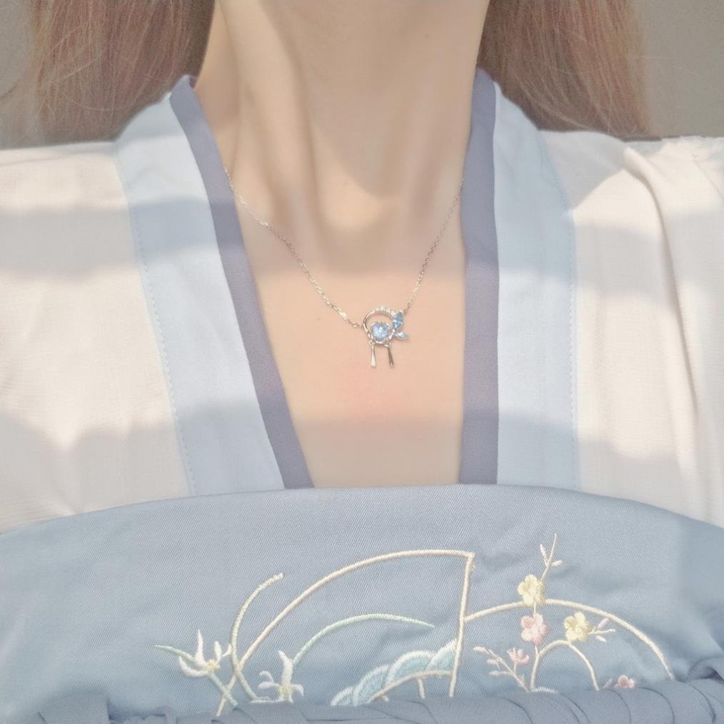 Dây chuyền bạc sang trọng đính đá màu xanh ngọc dành cho nữ  MEZI Jewelry - ATJ7030D