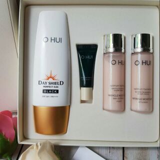 Kem chống nắng Ohui Day Shield Perfect Sun Black SPF50+/ PA++++