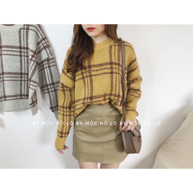 Áo len kẻ vàng