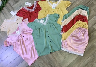 Bộ ngủ lụa viền ren cho nữ