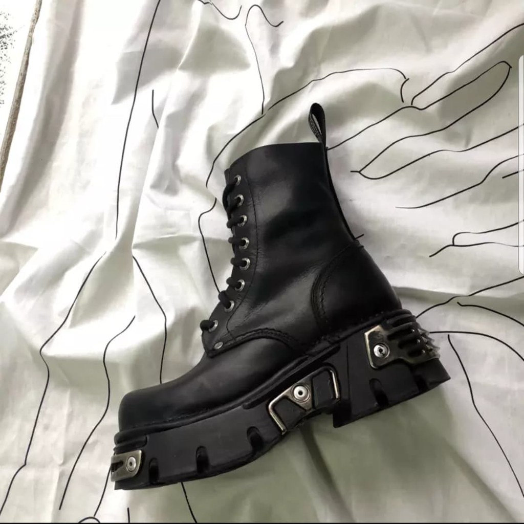 (Sẵn 40) Giày Boots đế ghim unisex cực chất | BigBuy360 - bigbuy360.vn