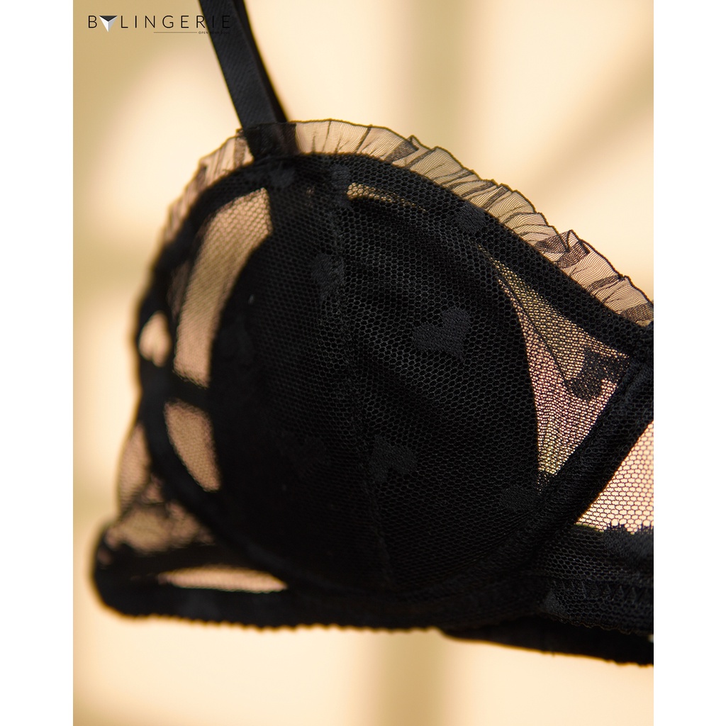 Áo lót ren nữ BY LINGERIE màu đen không gọng mút mỏng B304