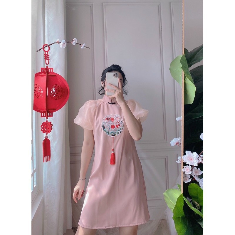 Đầm Suông Cổ Tàu, Đầm Áo Dài Cách Tân Họa Tiết Thêu Hoa Văn Cá Chép Tay Voan Thời Trang Tết. | BigBuy360 - bigbuy360.vn