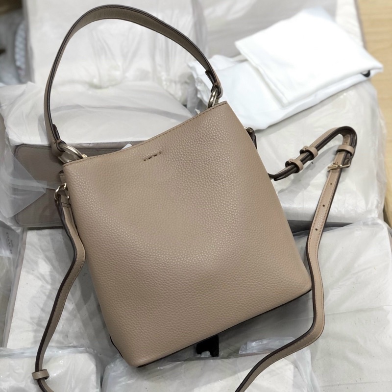 Túi Coach bucket màu nude siêu xinh