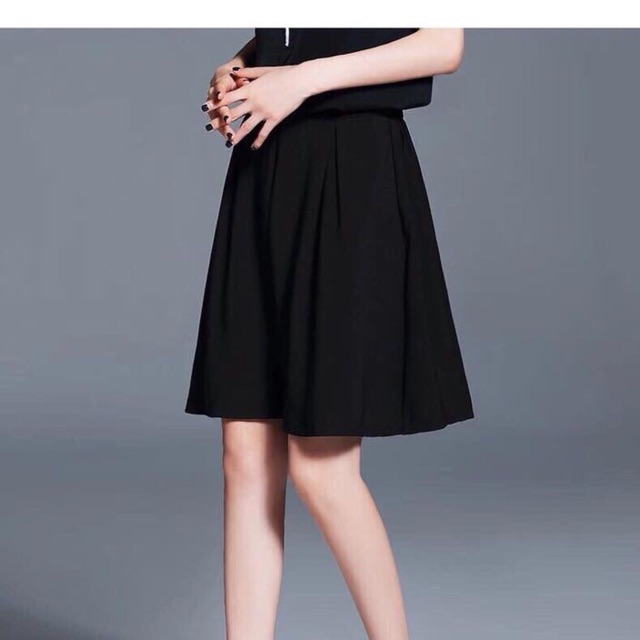 Chân váy xoè xếp ly