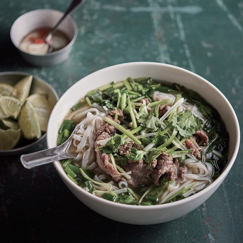 Hoả Tốc Now/Grab Phở bò Cung Đình Hà Nội / Phở Gà Cung Đình - Thùng 30 gói | BigBuy360 - bigbuy360.vn