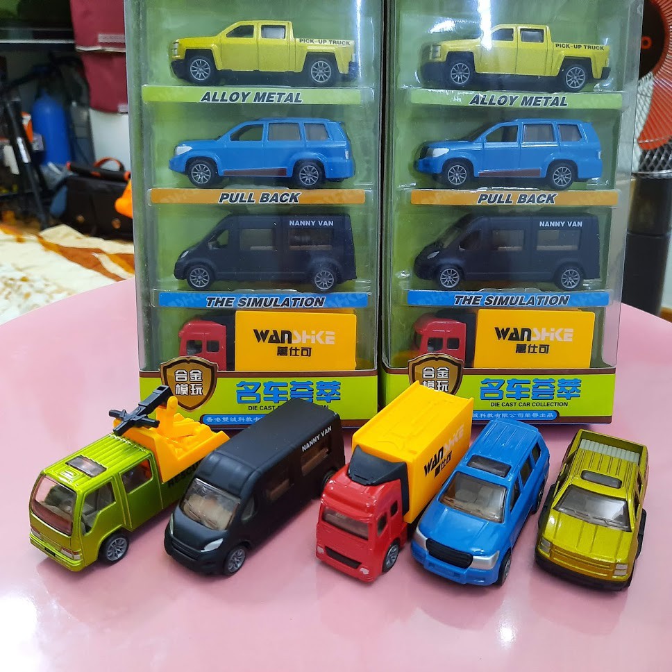 Xe ô tô đồ chơi trẻ em bằng hợp kim nhựa tỉ lệ 1:64 gồm 5 xe