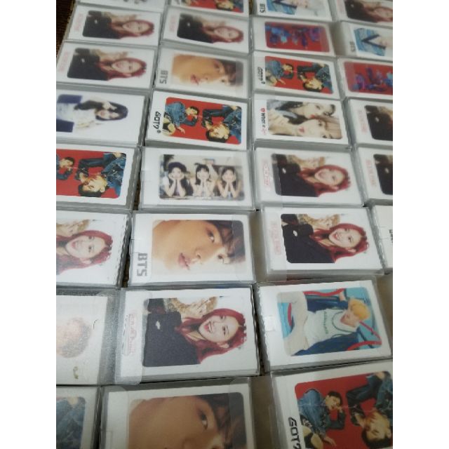 LOMO hộp nhựa BTS, GOT7, TWICE, BLACPINK, EXO set 32 tấm (tặng kèm kẹp và dây treo trang trí) | BigBuy360 - bigbuy360.vn