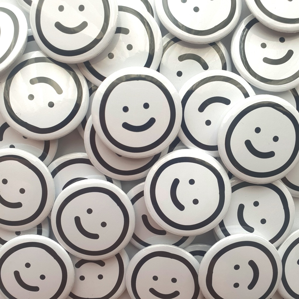 Smiling Badge - Elektron Clothing