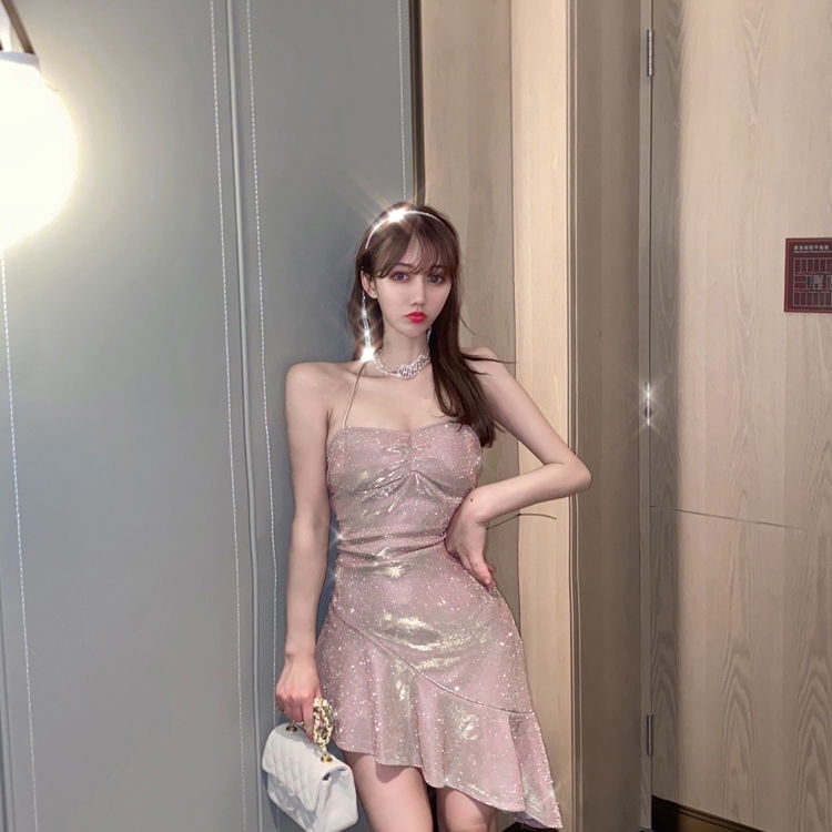Đầm dáng ngắn hai dây cổ yếm ôm dáng quyến rũ cho nữ | BigBuy360 - bigbuy360.vn