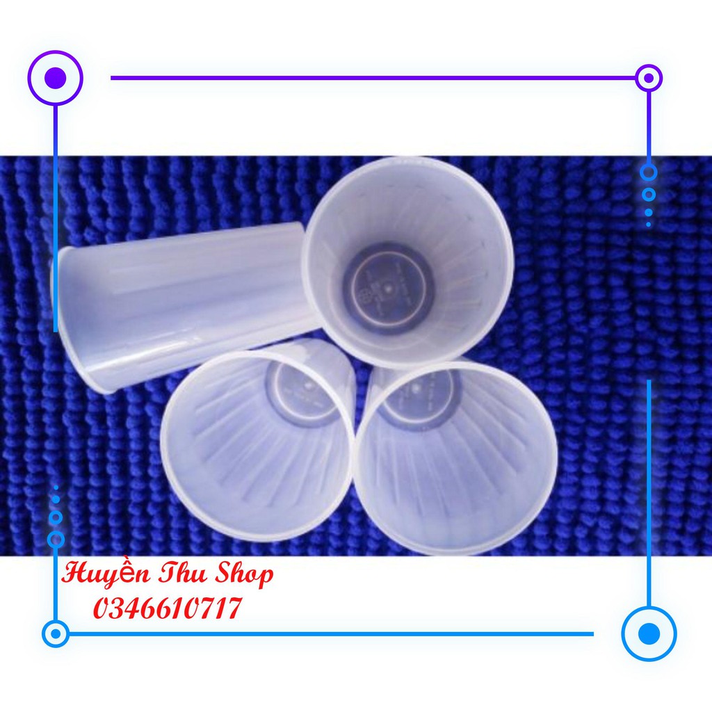 5 chiếc cốc nhựa Việt Nhật