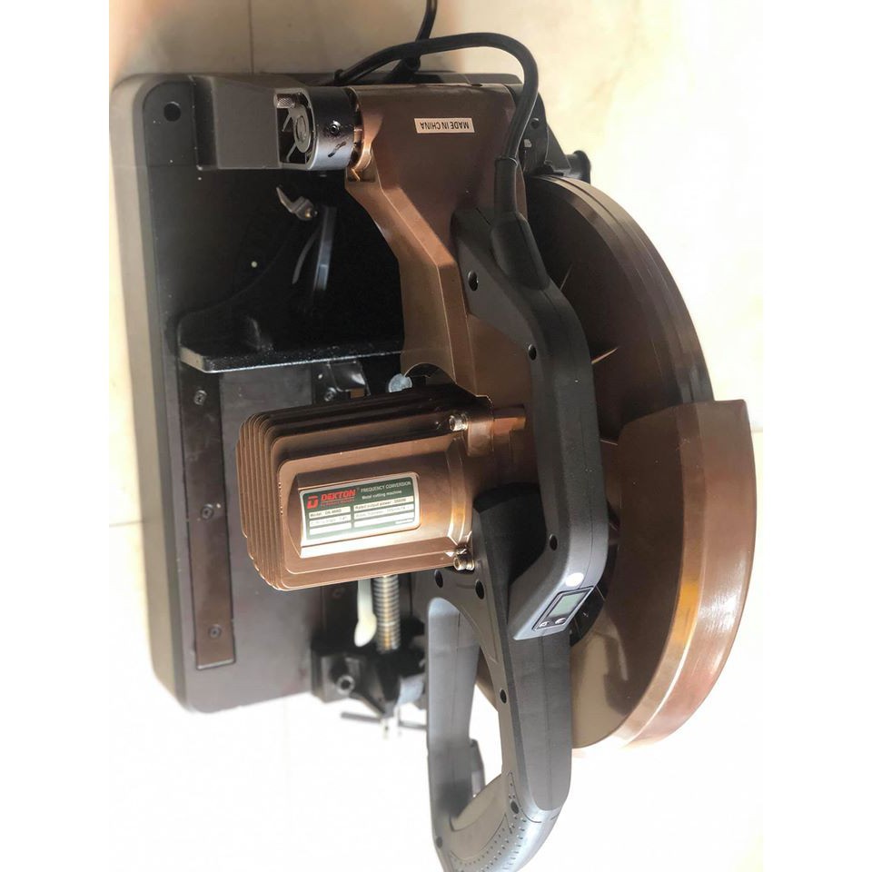 Máy cắt sắt bàn lưỡi hợp kim 355mm DEKTON DK-966D