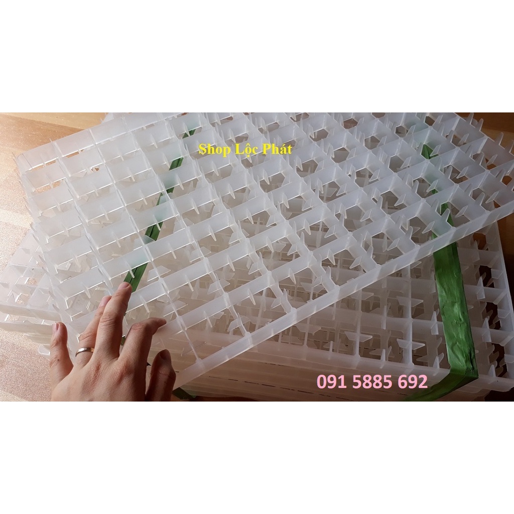Khay Đảo Trứng Gà Vịt Bằng Nhựa Làm Máy Ấp Trứng Đảo Nghiêng 88 Quả KGTR