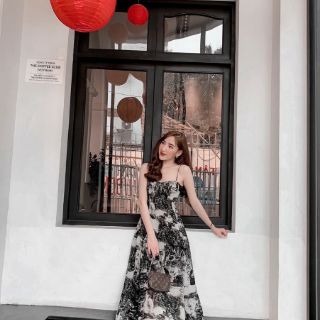 Đầm 2 dây loang họa tiết