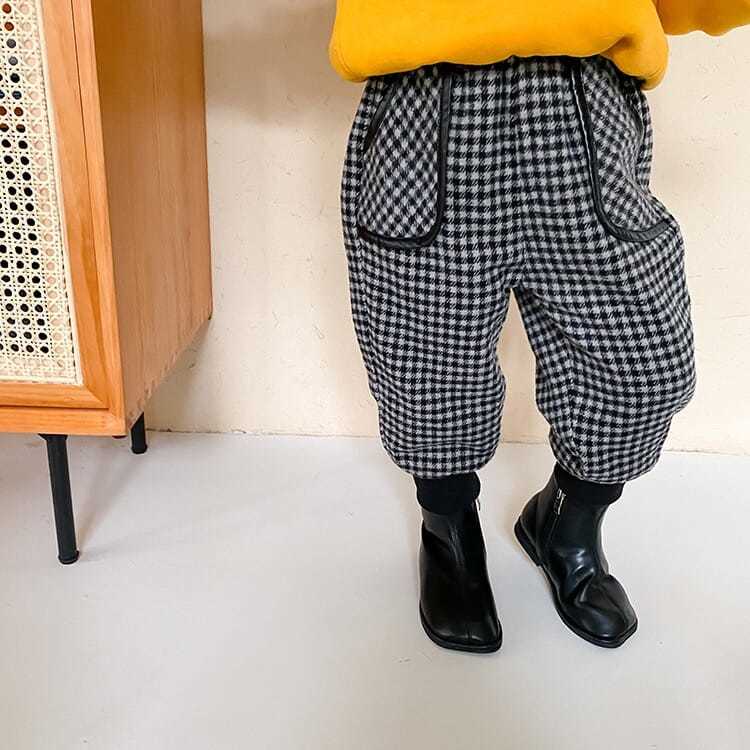 Quần dài lưng thun họa tiết caro cho bé gái