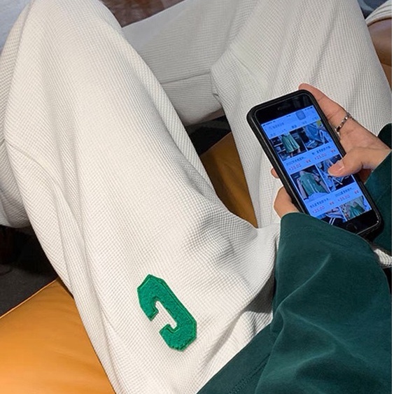 Quần jogger ống rộng dây rút thêu logo C, quần jogger thể thao chất liệu cotton tổ ong thoáng mát hot trend