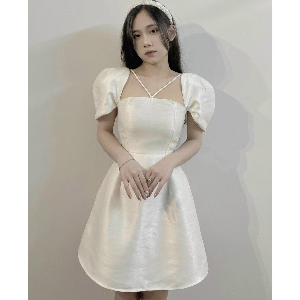 Đầm cổ vuông tay bồng hở lưng dáng xòe nhẹ xinh xắn - Clara Dress | BigBuy360 - bigbuy360.vn