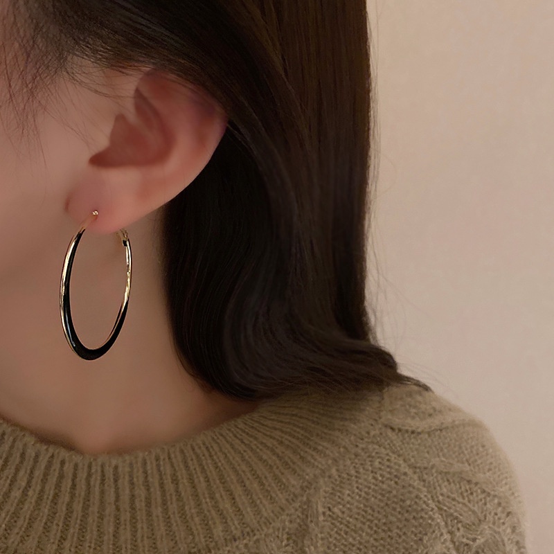 Đôi khuyên tai hình vòng tròn lớn bằng kim loại phong cách Hàn Quốc sang trọng cho nữ