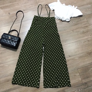 Set áo crop nhún+yếm quần ống rộng siêu đẹp luôn ạ, form này lên dáng nịnh chân dã man 👍👍👍