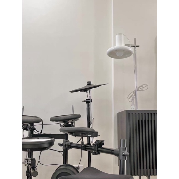 Đèn sàn vintage Bauhaus trắng hai chao đèn phong cách Bắc Âu