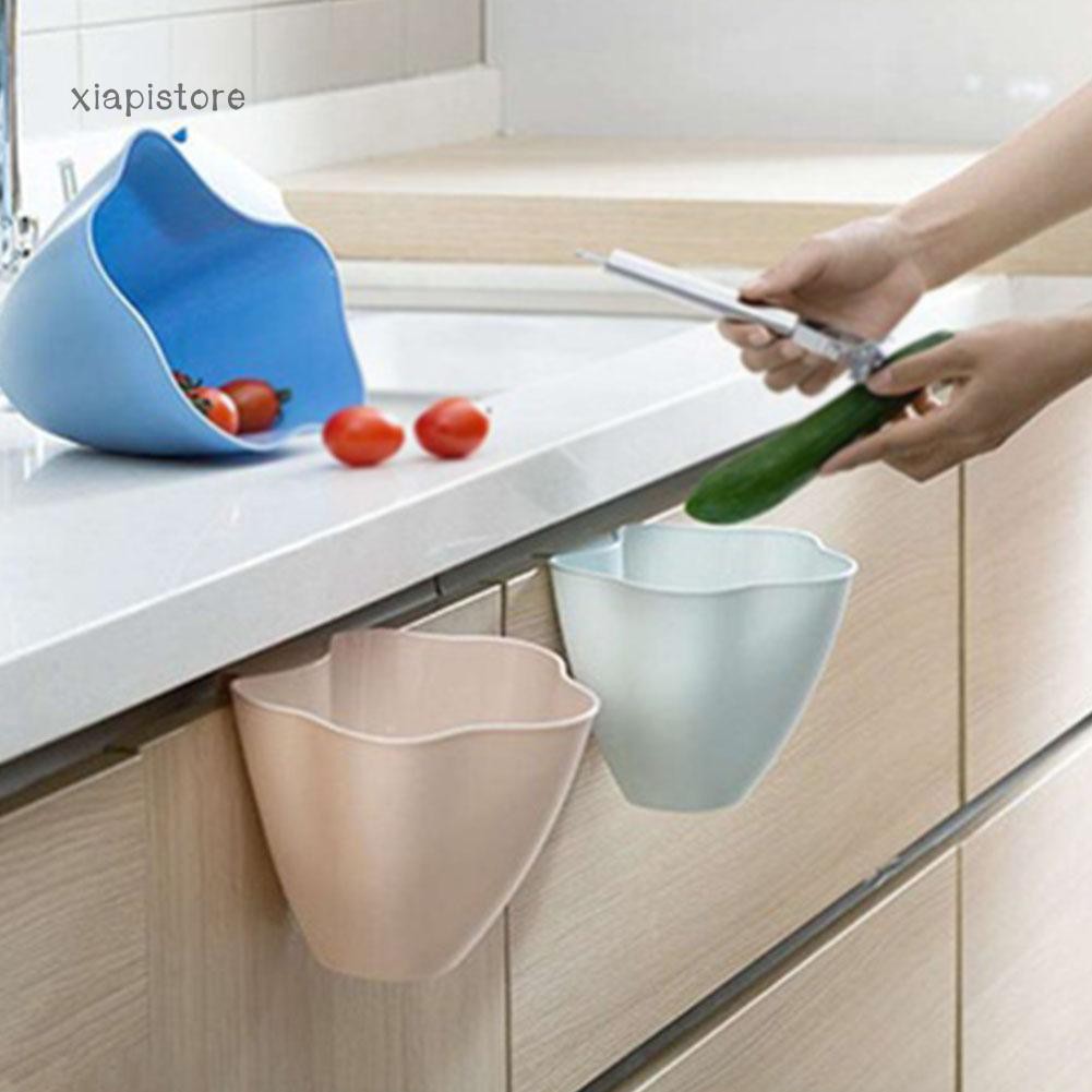 Gỏi nhựa đựng rác có móc treo tiện dụng