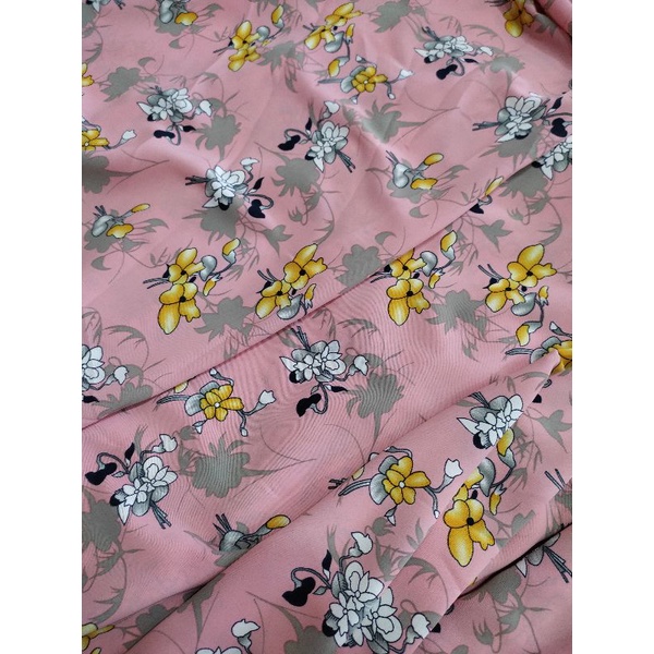 VẢI ĐŨI LỤA HOA VÀ CHỮ