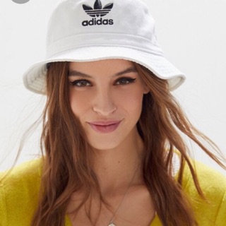 Nón bucket das trắng