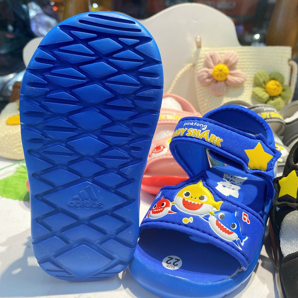 Giày sandal baby shark Bigbaby dễ thương cho bé trai và bé gái size 22-25