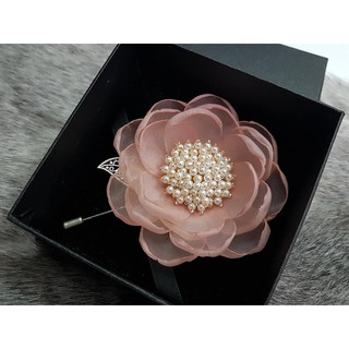 Trâm cài áo hoa voan hồng nude nhụy kết châu