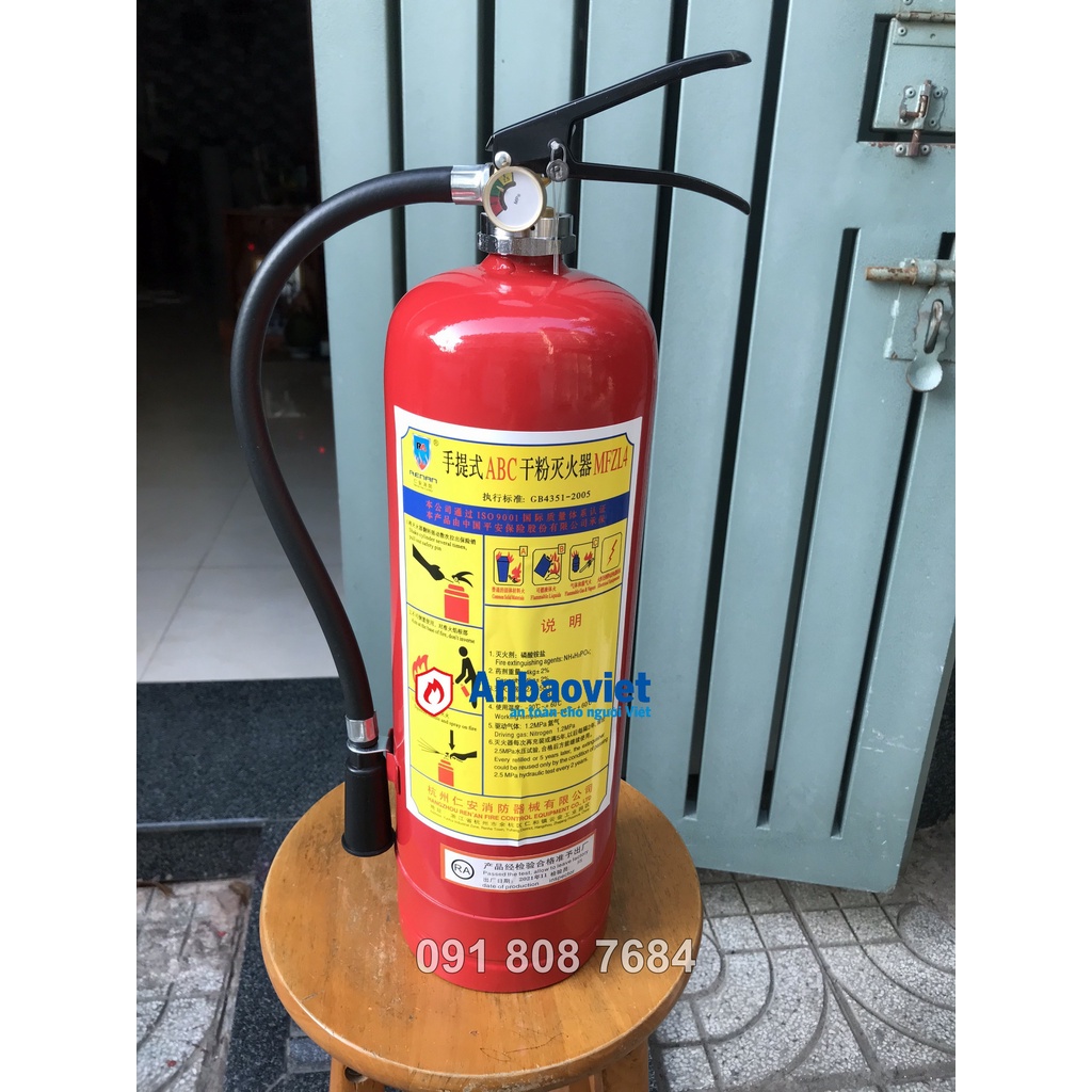 Bình chữa cháy chuyên dùng cho cửa hàng, quán ăn, văn phòng, nhà ở - bột ABC 4kg. Model: MFZL4