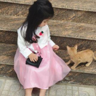 Set 2 chi tiết Hanbok cho bé iu