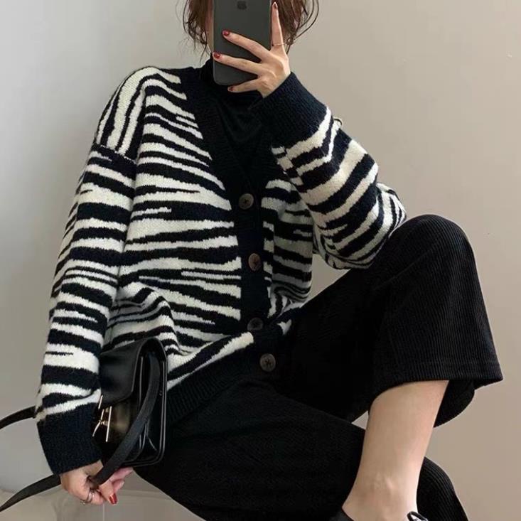 Áo len cardigan nữ, áo len form rộng nữ hàn quốc chất len mềm mịn phong cách trẻ trung mẫu mới thu đông 2021 | BigBuy360 - bigbuy360.vn