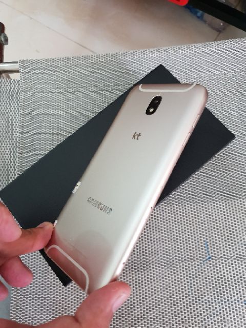 Điện thoại Samsung J7 Pro (j730) màu vàng 1sim mới keng | BigBuy360 - bigbuy360.vn