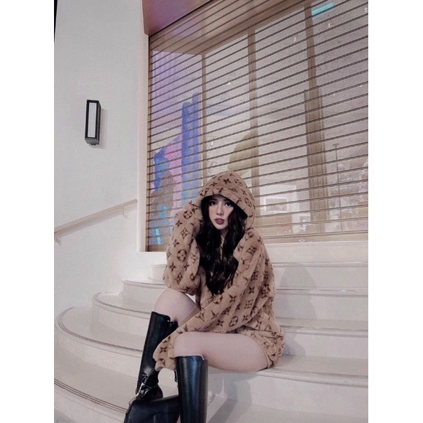 Áo Lông Nữ Ms.7992 Áo Hoodie Dáng Dài Có Mũ Họa Tiết Chữ Cá Tính, Chất Liệu Lông Mịn, Hai Màu Nâu Be
