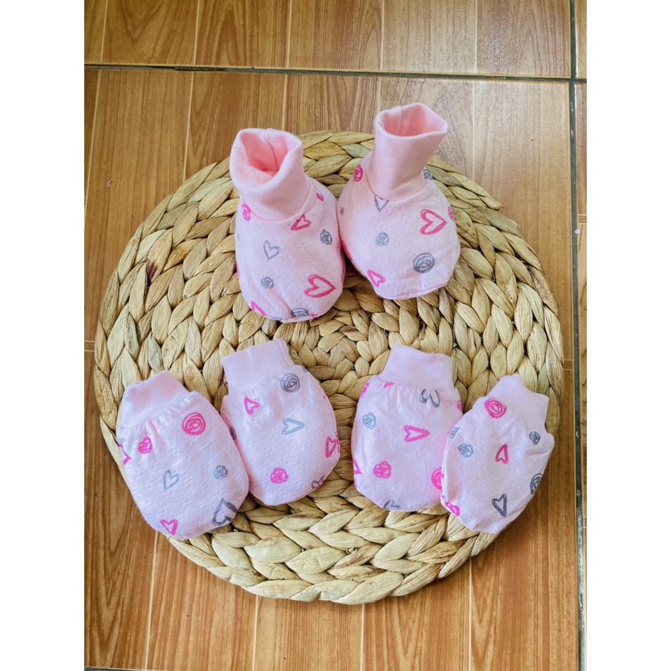 Bao tay, bao chân và mũ sơ sinh họa tiết Lullaby Cho bé