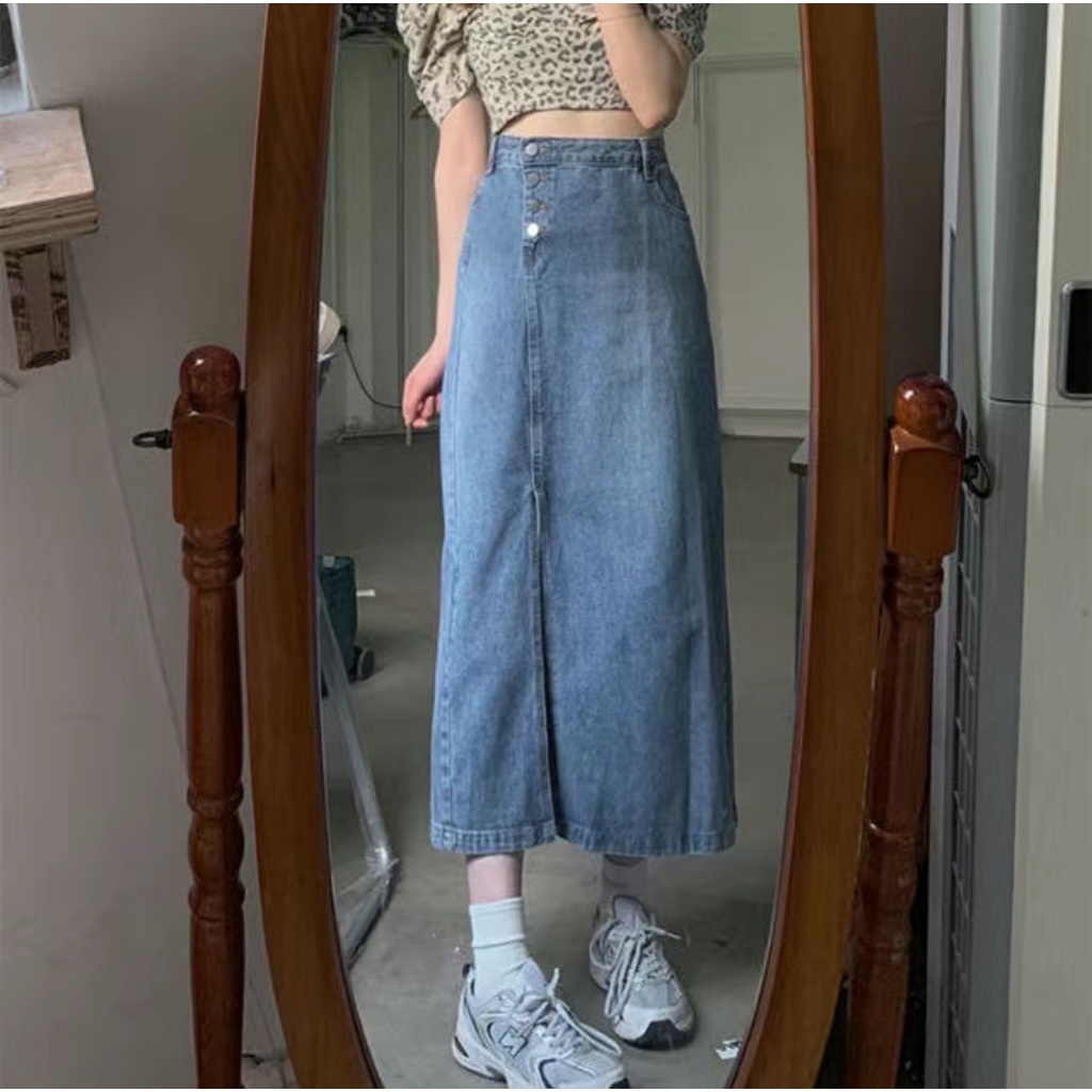 Chân váy jeans xẻ chéo dáng dài thiết kế 3 hàng cúc thời trang nữ tính phong cách giới trẻ Hàn Quốc