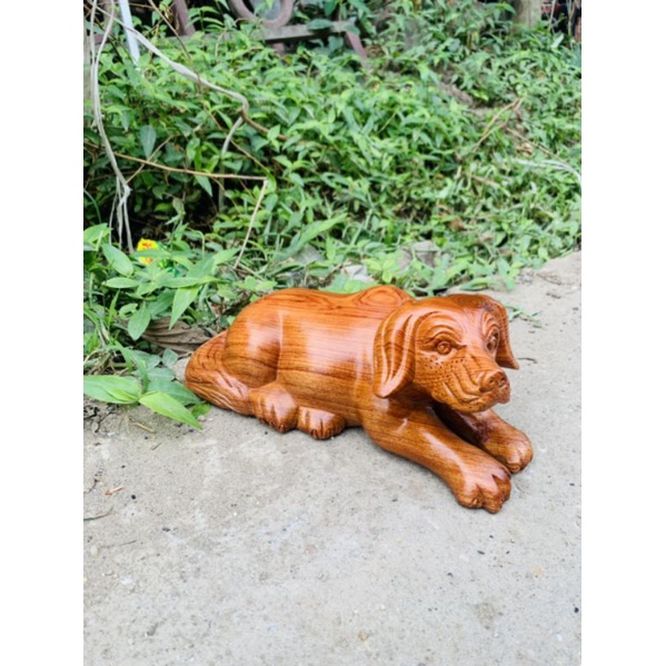 Tượng con chó gỗ hương ngang 30cm