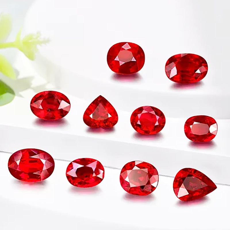 Đá Ruby Lanka Ruby Cut VVS Tự Nhiên 4.5 Carats Dùng Làm Đồ Trang Sức
