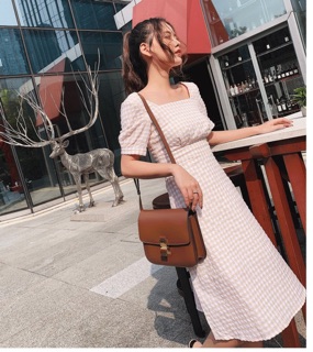 Váy kẻ cổ vuông buộc nơ sau