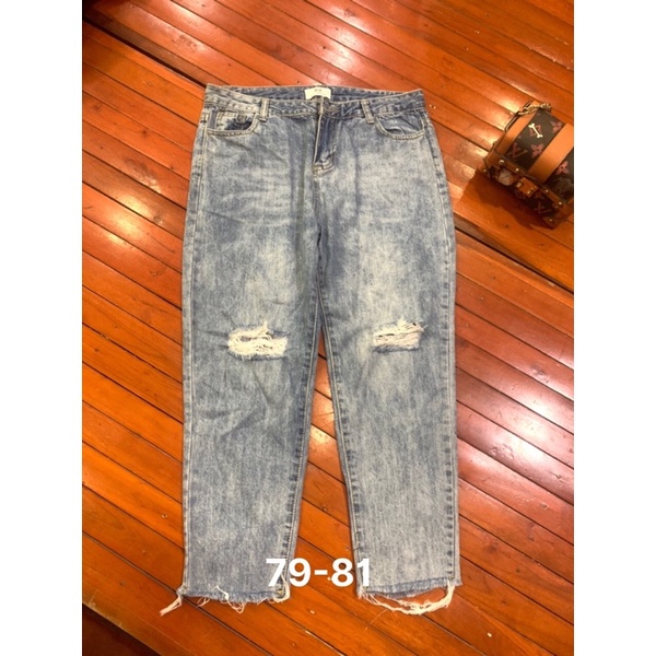 quần jeans 2hand (khách vui lòng gửi mẫu qua tin nhắn giúp em)