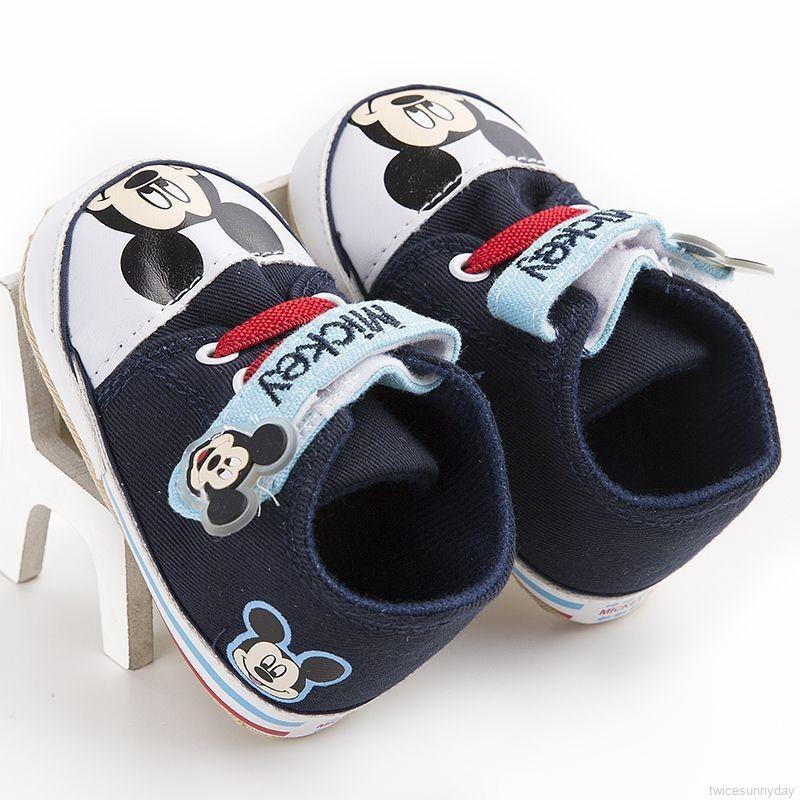 Giày sneaker thiết kế đế mềm cho bé